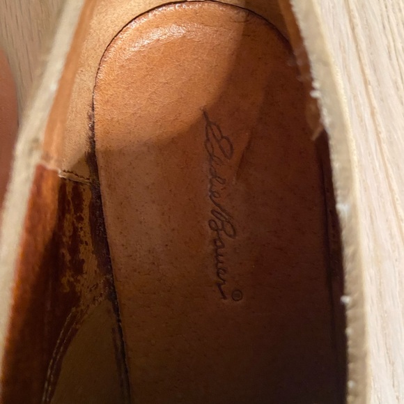 Women’s 6M Tan Suede Eddie Bauer Oxfords - Picture 7 of 7